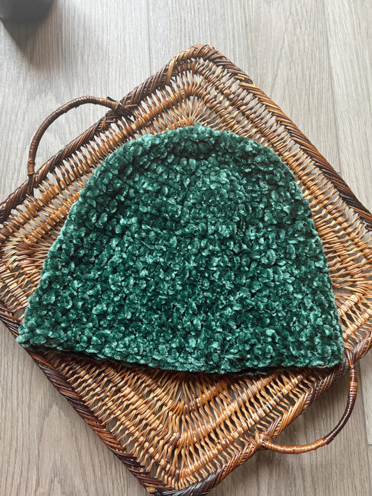 Velvet Equinox Crochet Hat (Emeral)